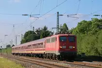 Heute, den 18.06.2017, zeigt sich 110 169 wohl das letzte mal im fast schon pinken Farbenkleid. Hier mit einem Müller Tanzzug in Angermund mit dem Ziel Köln Hbf.