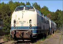 OMB - Tag der offenen T�r. Viele V200 Einheiten warten hier auf ein zweites Leben. (Neustrelitz am 04.05.07)