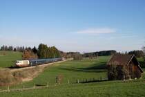 103 245 mit CNL 319 in Uffing (07.04.2007)