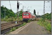 Die heutige Dortmunder 112 139 f�hrt mit einem RE2  Rhein-Haard-Express , von M�nster (Westf) nach M�nchengladbach, in den Bahnhof Haltern am See ein.