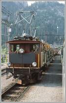 Ein Te 2/2 beim rangieren von Schotterwagen in Thusis. (Archiv 09/83)