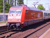 101 121-2 mit dem IC 1971 in Elmshorn. 04.05.07