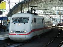 ICE 401 079 bei der Einfahrt in Hauptbahnhof Berlin. (17.03.07)