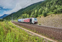LM 193 770-5 und LM 193 776-2 fahren als Lz in Richtung Mallnitz, nahe Kolbnitz, die Tauernbahn-Südrampe hinauf.
Aufgenommen am 25.6.2017.