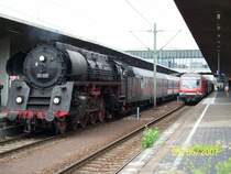 Dampf hat eben immer die Nase vorne. BR 01 519 hier neben einem Wittenberger Steuerwagen in Heidelberg HBF.