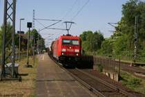 185 240-9 mit einem G�terzug in Richtung S�den in Tornesch am 5.5.2007