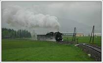 Ren� Pansi habe ich diese Serie zu verdanken. Urspr�nglich wollte ich wegen der schlechten Witterung am 4.5.2007 nicht fotografieren gehen, aber er hat mit dazu �berredet, was ich im Nachhinein nicht bereue. Kalt war es, und wegen dem starken Regen bereits v�llig durchn�sst, warteten wir am Obdacher Sattel auf die Ausfahrt des LPz 32171 von Zeltweg nach Wolfsberg in K�rnten. Grund der Fahrt: 52.4984 bespannte am 5.5.2007 einen Sonderzug von Wolfsberg nach Jesenice (SLO)