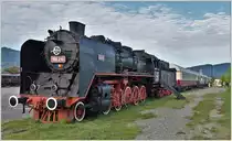 Hotelzug Carpatia bestehend aus einer Dampflok BR52, einem Speisewagen und zwei Schlafwagen aus der ehemaligen DDR.(11.06.2017)