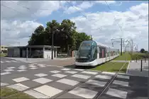 Von Deutschland kommend -

Eine Citadis-Tram erreicht nach Querung des Rheines das Stadtgebiet von Straßburg am Port du Rhin.

25.06.2017 (J)