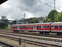 Am 04.06.17 sonnte sich der D-DB 50 80 22-34 588-0 Bnrz 452.1 in Ulm am Hbf