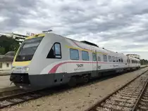 7123 013 am 01.07.2017 in Split. Der Zug macht sich gerade am Weg ins Depot.