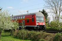RB nach Wei�enfels in Leipzig-M�ckern. Eingesetzt werden �blicherweise BR143+2xDosto. (20.04.07)