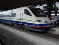 Ein Cisalpino der FS steht im Hbf Z�rich. Herbst 2006