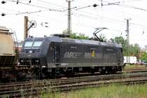 MRCE 185 545 betrieben von RAIL 4 CHEM (f�r LTE) bei ihrer Durchfahrt durch Wels am 05. Mai 2007. Bei dieser Aufnahme handelt es sich um eine  Notschlachtung  - da man aber die Lok fast zur G�nze sehen kann, m�chte ich dieses Foto den Eisenbahnfans nicht vorenthalten!