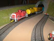 Eine V 60 mit einer �bergabe an der West einfahrt des Bahnhofs.