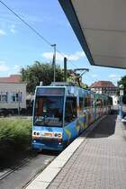 BIELEFELD, 03.07.2017, Stadtbahnzug 579 als Linie 1 nach Schildesche in der Haltestelle Johannesstift