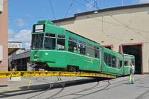 Am 03.07.2017 wird der Be 4/6S 664 in der Hauptwerkstatt auf einen Lastwagen verladen. Danach wird er auf der Strasse zu einem Verladeplatz gefahren wo er auf einen Eisenbahnwagen umgeladen wird. Danach tritt er zusammen mit sieben weiteren die lange Reise in seine neue Heimat Sofia an.