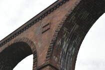 Detailansicht vom Himbächelviaduckt der Odenwaldbahn.
