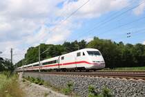 401 578-0 (Tz 178  Bremerhaven ) als ICE 881 (Linie 25) von Hamburg-Altona nach München Hbf in Radbruch auf der Bahnstrecke Hannover–Hamburg (KBS 110). [6.7.2017 - 14:47 Uhr]