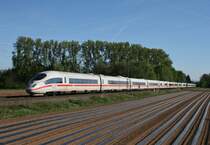 403 554 als ICE 109 (Dortmund Hbf–Basel SBB) am 23.04.2017 zwischen Kenzingen und Riegel-Malterdingen