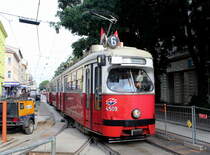Wien Wiener Linien SL 6 (E1 4509 + c3 1222) X, Favoriten, Quellenstraße / Leibnizgasse am 27. Juni 2017.