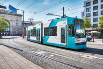 Der rnv-Tramwagen 1043, fährt am 20.4.2017, kurz nach der Haltestelle Mannheim, Hauptbahnhof vorüber.
Unterwegs war die Garnitur auf der LInie 4A (Oggersheim, Endstelle - Mannheim, Hauptbahnhof - Mannheim, Rosengarten - Käfertal, Käfertaler Wald).