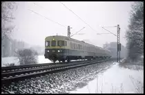  Bei starkem Schneetreiben ist hier der VT 624641 als N 8620 am 13.2.1991 um 15.07 Uhr am Ortsrand von Hasbergen nach Münster unterwegs.