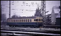 VT Triebkopf 634608 rangiert hier am 13.2.1991 um 10.00 Uhr im Hauptbahnhof Osnabrück.