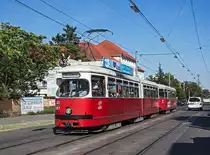 Wien: E1 4861 + c4 1357 als Linie 43 in der Dornbacher Straße, 08.06.2017. 