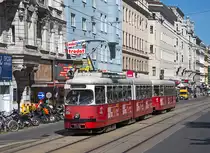 Wien E1 4858 + c4 1359 als Linie 43 in der Alser Straße, 08.06.2017. 