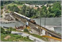 Pullmann Express - Private de Luxe Train 2140 mit Ge 6/6 I 415 von St.Moritz nach Disentis (-Zermatt) auf der Hinterrheinbrücke in Reichenau-Tamins. (21.07.2017)