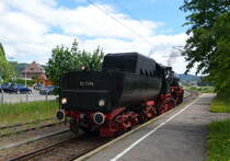 Dampflok  52 7596, bei einer Rangierfahrt  Ansicht vom Tender aus  im Bahnhof  Titisee-Neustadt, Daten: Gewicht  Lok .u. Tender 130 t, Wasser 30 m³, Kohle 10 t,  Am 18.06.2017