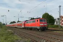 Pünktlich um 18:54 hat der RE4 von der 111 116 den Rheydter Hbf Gen Aachen Hbf verlassen.Montag 31.7.2017