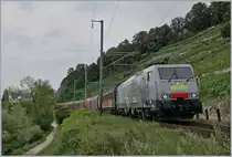 Die MRCE 189 090  Göttingen  (UIC 91 80 6189 990-5 D-Dispo Class 189-VE), vermietet an SBB Cargo, in der Novelis-Farbgebung mit ihrem Aluminiumzug Sierre - Göttingen kurz vor Twann, dem wohl einzigen Einspurstreckenabschnitt auf ihrer langen Fahrt.
31. Juli 2017