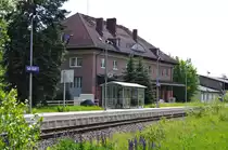 Die  Große Kreisstadt  Selb war und ist mit Bahnhaltepunkten und Bahnhöfen üppig ausgestattet. Selb Plößberg / Selb Nord und Selb Stadt werden noch bedient, Selb oberer Bahnhof und der erste Bahnhof Selb Stadt sind Geschichte. Der jetzige Bahnhof Selb Stadt liegt am Endpunkt der Strecke 5033 Selb Plößberg - Selb Stadt, früher ging es weiter nach Holenbrunn (Bahnstrecke 5032). Heute (2017) gibt es noch die Verbindung Selb Stadt - Hof (Agilis) und wieder neu Hof - Selb Plößberg - As - Cheb - Marktredwitz.(Oberpfalzbahn) Hier eine Aufnahme des EG Selb Stadt vom 26.05.2011 