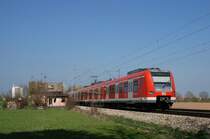 423 067 und 423 227 mit einer S-Bahn zum Ostbahnhof vor Oberschlei�heim (11.04.2007)