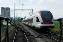 Alt trifft neu 1.8.17
Flirt RABe 522 Richtung Basel, vom Anhänger der Üerikon Bauma Bahn fotografiert