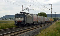 189 935, welche für die TX unterwegs ist, führte am 16.06.17 einen Zug des kombinierten Verkehrs durch Retzbach-Zellingen Richtung Gemünden.