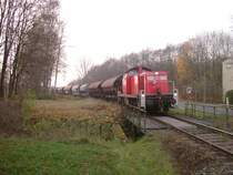 294 148 ist am 11.11.2005 mit einem G�terzug Richtung Hirschau (Strecke Amberg-Schnaittenbach)unterwegs.