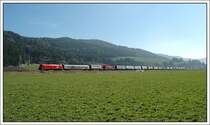 1116 XXX mit einer Rollenden Landstrasse auf dem Weg nach Wels, am 5.4.2007 kurz vor Seiz.