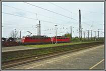 Zwei 140er bringen am 13.04.07 einen Kurzen G�terzug mit Coils Richtung M�nster (Westf).