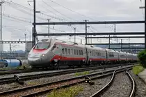 ETR 610 Trenitalia Nr. 8 durchfährt den Bahnhof Muttenz. Die Aufnahme stammt vom 09.08.2017.
