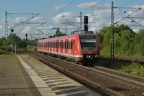Nachschuß auf den als S7 Groß Gerau-Dornberg verlassenden 430 109 nach Frankfurt/Main Hbf am Abend des 13.8.2017