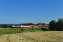 101 004 mit einem RE am 05.08.2017 bei Vierkirchen. 