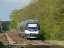 Bei sch�nstem Fr�hlingswetter fuhr VT 731 der NEB in Alt Rosenthal ab. Mein Zug (Gegenrichtung) bestand aus nur einem Triebwagen, was bei den vielen Fahrr�dern eindeutig zu wenig war. 1.5.2007