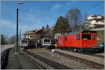 Ver dem Hintergrund der Rochers de Naye Bhe 4/8 301  Montreux und 304  La Tour de Peilz  steht die Hem 2/2 11.
Glion, den 8. Dez. 2015 
