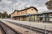 Bahnhofsgebäude von Mistelbach, am 6.8.2017.