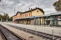 Bahnhofsgebäude von Mistelbach, am 6.8.2017.