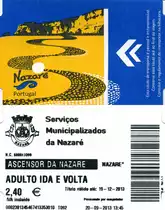 NAZARÉ (Distrikt Leiria/Concelho Nazaré),20.09.2013, Fahrkarte für die Hin- und Rückfahrt mit dem Ascensor de Nazaré, einer Zahnradbahn, die auf einer 318 Meter langen Strecke mit einer Steigung von 42 % einen Höhenunterschied von 110 Metern überwindet -- Original-Fahrkarte eingescannt