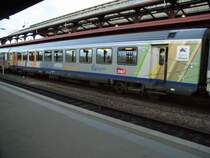 Wagenkomposition eines TER200 R�gion Alsace: 
Dies sind (schon seit einigen Jahren) mit max. 200 km/h verkehrende Regionalz�ge, auf der Relation Strasbourg-Mulhouse (-Basel).
Die Wagen sind hierf�r adaptierte Schnellzugwagen.
Hier der renovierte 2.Klasse-Wagen B11tu 50 87 21-97 538-3 mit der auff�lligen und attraktiven Regionallackierung ALSACE-S&acute;Elsass.
03.03.2007 Strasbourg


